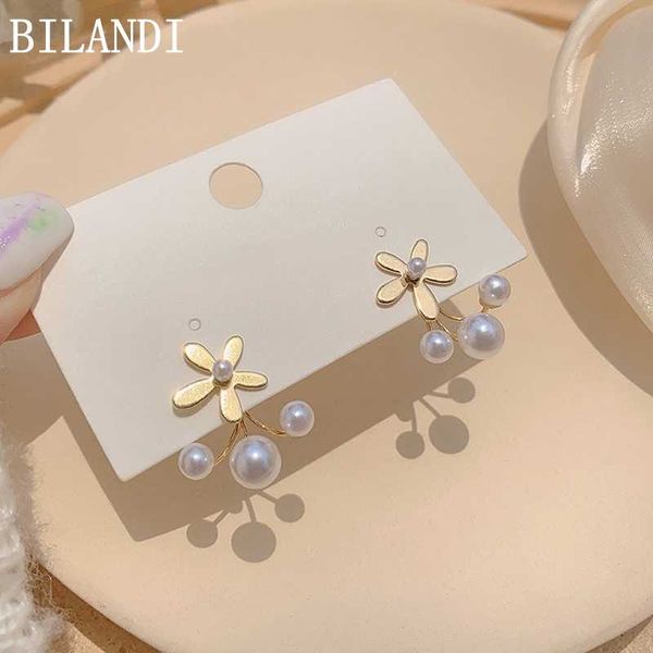 stud bilandi s925 needle women jewelry flower earrings pretty design sweet simulated pearl for girl lady gifts, Golden;silver
stud bilandi s925 needle women jewelry flower earrings pretty design sweet simulated pearl for girl lady gifts, Golden;silver