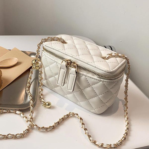 evening bags crossbody tote bag for women designer 2021 summer trendy box design travel shoulder handbags and purses chain handle
evening bags crossbody tote bag for women designer 2021 summer trendy box design travel shoulder handbags and purses chain handle