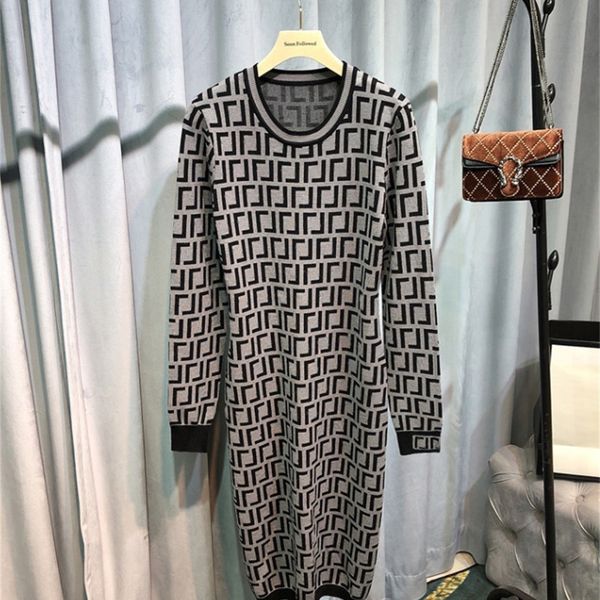 autumn and winter women's dress fabric super comfortable letter jacquard bag hip temperament show thin elastic good knitted medium long, White;black
autumn and winter women's dress fabric super comfortable letter jacquard bag hip temperament show thin elastic good knitted medium long, White;black