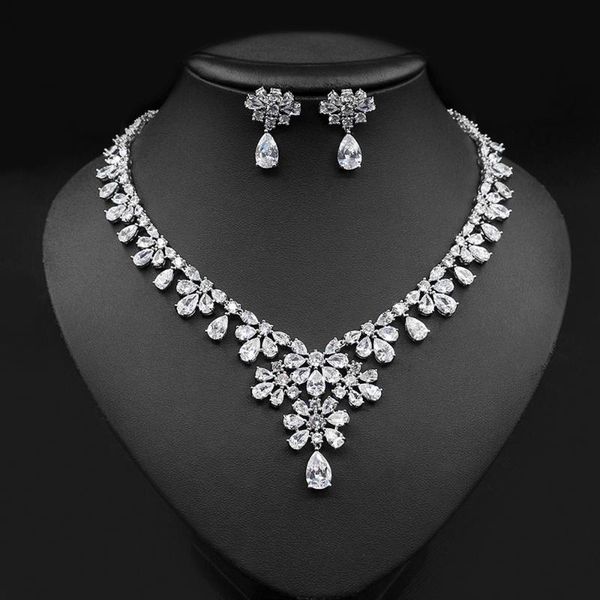 earrings & necklace european and american bride wedding set sparkling zircon dinner party accessories simple jewelry, Silver
earrings & necklace european and american bride wedding set sparkling zircon dinner party accessories simple jewelry, Silver