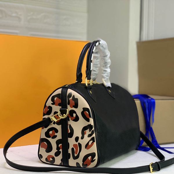 shoulder pillow bag speedy 25 handbag purse travel tote crossbody bags genuine leather embossed letter side leopard printed patchwork color
shoulder pillow bag speedy 25 handbag purse travel tote crossbody bags genuine leather embossed letter side leopard printed patchwork color