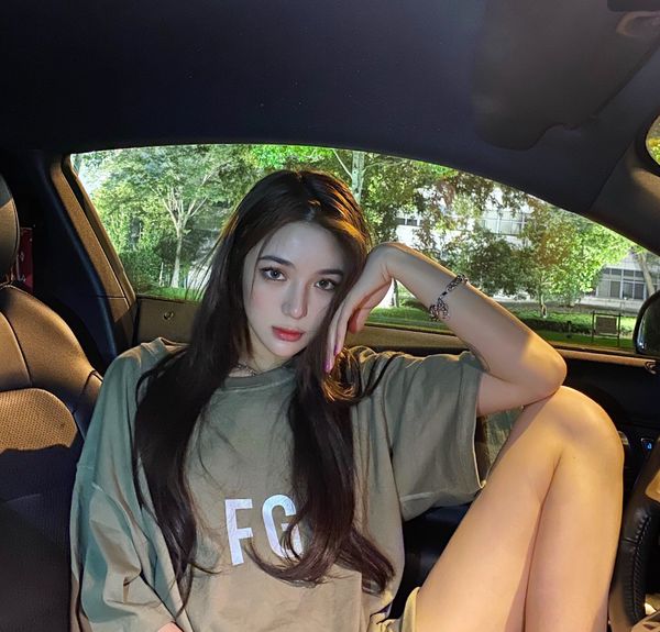 america and europe pop fear of god 3m reflector laser colorful letters fg fog high street t-shirt short sleeve, White
america and europe pop fear of god 3m reflector laser colorful letters fg fog high street t-shirt short sleeve, White