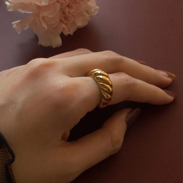 cluster rings minimalist gold color twisted threads croissants for women geometric circle chunky ring stacking finger jewelry gift, Golden;silver
cluster rings minimalist gold color twisted threads croissants for women geometric circle chunky ring stacking finger jewelry gift, Golden;silver