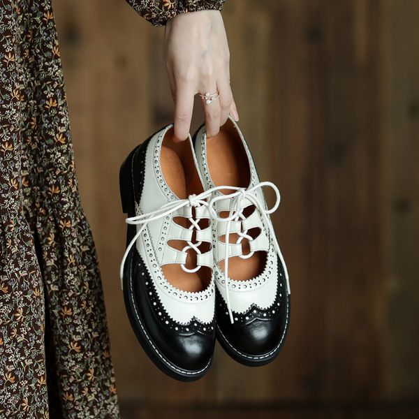Women Genuine Leather Oxford Shoes Round Toe Black White Lady Lace Up Brogues Loafers Casual Shoes for Women Leather Shoes 2021
Women Genuine Leather Oxford Shoes Round Toe Black White Lady Lace Up Brogues Loafers Casual Shoes for Women Leather Shoes 2021