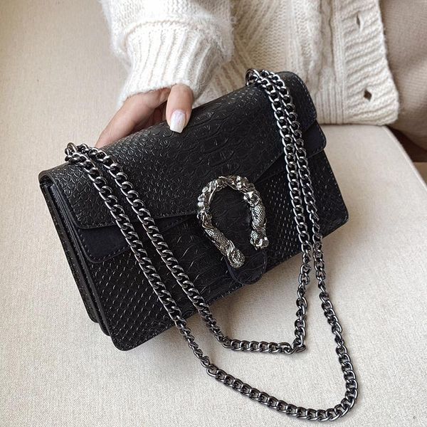 evening bags bolso de mano con solapa y apliques metal para mujer, bandolera pequeña cadena, bolsas mensajero en color blan
evening bags bolso de mano con solapa y apliques metal para mujer, bandolera pequeña cadena, bolsas mensajero en color blan