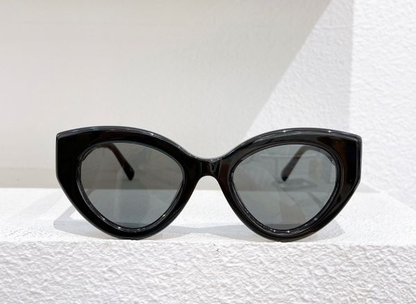 cat eye sunglasses black grey lens sun glasses for women fashion shades uv400 protection eyewear with case, White;black
cat eye sunglasses black grey lens sun glasses for women fashion shades uv400 protection eyewear with case, White;black