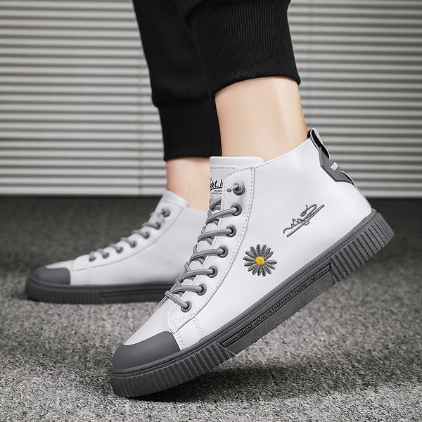 2021 new breathable mesh summer deodorant casual for men's white sneakers trend man flat walking shoes tenis feminino c7gb, Black
2021 new breathable mesh summer deodorant casual for men's white sneakers trend man flat walking shoes tenis feminino c7gb, Black