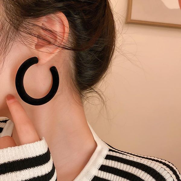 hoop & huggie vsnow hiphop black geometric triangle circle earring for women minimalist hollow out velvet arcylic party jewellery, Golden;silver
hoop & huggie vsnow hiphop black geometric triangle circle earring for women minimalist hollow out velvet arcylic party jewellery, Golden;silver