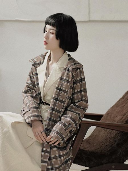 women's trench coats plaid windbreaker 2021 winter mid-length classic british style buttoned jacket simple lapel vintage women mori gir, Tan;black
women's trench coats plaid windbreaker 2021 winter mid-length classic british style buttoned jacket simple lapel vintage women mori gir, Tan;black