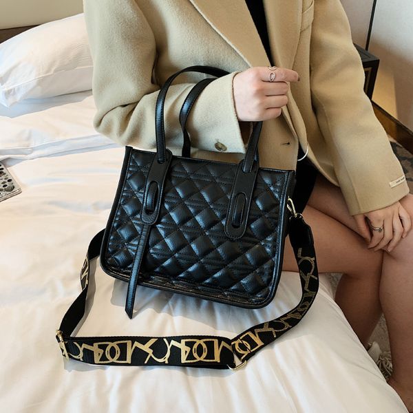 factory direct sale 75% off straight portable women's wide shoulder belt single shoulder armpit foreign gas messenger bags
factory direct sale 75% off straight portable women's wide shoulder belt single shoulder armpit foreign gas messenger bags