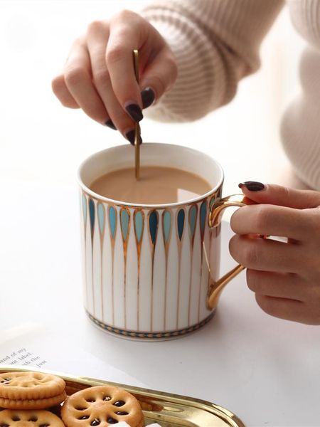 mugs creative ceramic mug cup with lid spoon personality trend for milk coffee home teacup group delicate sets
mugs creative ceramic mug cup with lid spoon personality trend for milk coffee home teacup group delicate sets