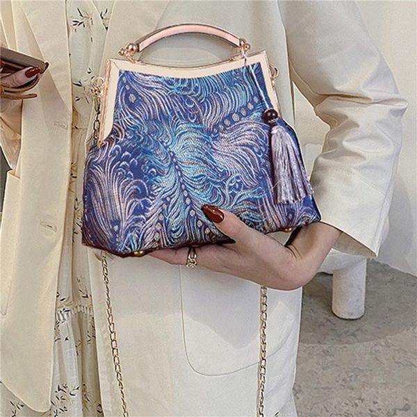 evening bags 2021 designer lock shell vintage bag fringe chain women shoulder crossbody chic women's handbags
evening bags 2021 designer lock shell vintage bag fringe chain women shoulder crossbody chic women's handbags