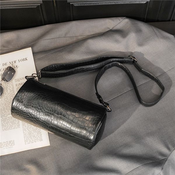 bag handbag fashion men's and women's 2021 style single shoulder messenger soft leather korean pattern, Black;red
bag handbag fashion men's and women's 2021 style single shoulder messenger soft leather korean pattern, Black;red