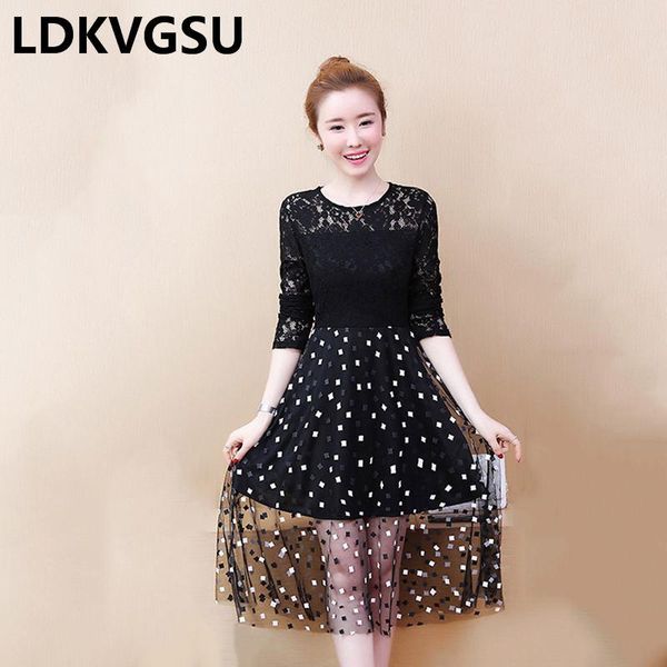 casual dresses 2021 spring autumn korean large size women's black lace dress round neck long sleeve mesh hollow female is1742, Black;gray
casual dresses 2021 spring autumn korean large size women's black lace dress round neck long sleeve mesh hollow female is1742, Black;gray