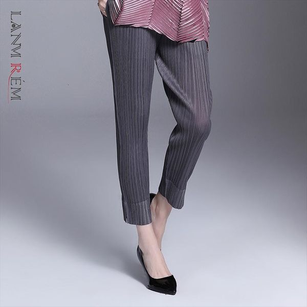 personality pleated trousers fashion casual women capris elastic waist pencil all match yg693, Black;white
personality pleated trousers fashion casual women capris elastic waist pencil all match yg693, Black;white