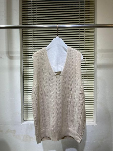 women's sweaters 2021 women fashionable sleeveless cashmere vest 0917, White;black
women's sweaters 2021 women fashionable sleeveless cashmere vest 0917, White;black