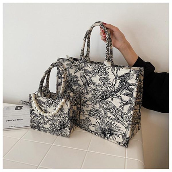 outdoor bags large capacity bag fashion shoulder women canvas tote portable shopping crossbody handbag
outdoor bags large capacity bag fashion shoulder women canvas tote portable shopping crossbody handbag
