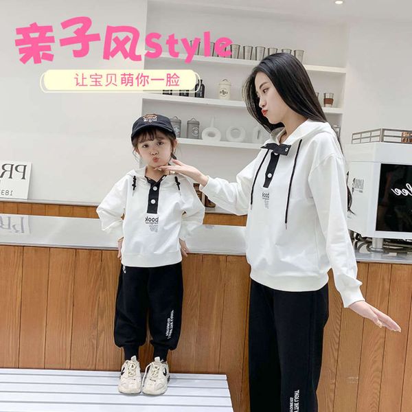 and korean parent new child spring sports 2021 autumn women's long sleeve two piece suit, Blue
and korean parent new child spring sports 2021 autumn women's long sleeve two piece suit, Blue