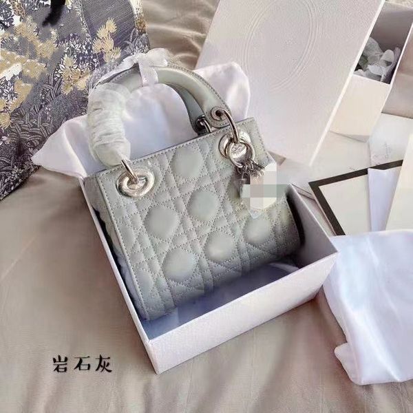 sheepskin princess 2021 star with versatile lingge chain bag for women crossbody bag ysj
sheepskin princess 2021 star with versatile lingge chain bag for women crossbody bag ysj