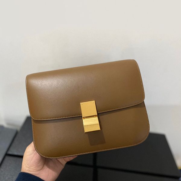 design hand fashion mirror cowhide bean curd box leather women's simple small square bag single shoulder messenger bag, Red;black
design hand fashion mirror cowhide bean curd box leather women's simple small square bag single shoulder messenger bag, Red;black