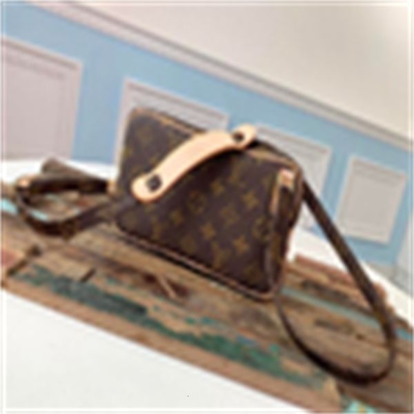 brand bags designer luxury cross r60c handles m51828 presbyopia body shoulder bag shoulder women totes handbags iconic bag bags clutches eve, Red;black
brand bags designer luxury cross r60c handles m51828 presbyopia body shoulder bag shoulder women totes handbags iconic bag bags clutches eve, Red;black