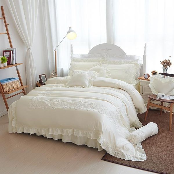 white cotton silk luxury royal bedding set king size european duvet cover bedlinen fashion lace princess bed skirt set
white cotton silk luxury royal bedding set king size european duvet cover bedlinen fashion lace princess bed skirt set
