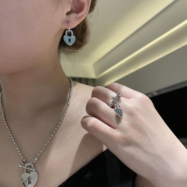 chokers 2021 hiphop hollow heart pendant necklace for women punk jewelry vintage metal ball chain necklaces lock bijoux, Golden;silver
chokers 2021 hiphop hollow heart pendant necklace for women punk jewelry vintage metal ball chain necklaces lock bijoux, Golden;silver