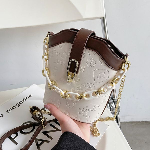 niche design popular handbags 2021 new fashion chain crossbody western style bucket bag shoulder bag width 20cm
niche design popular handbags 2021 new fashion chain crossbody western style bucket bag shoulder bag width 20cm