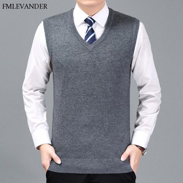 men's vests gift for father/dad winter autumn spring business sweaters sleeveless cardigans sweater vest, Black;white
men's vests gift for father/dad winter autumn spring business sweaters sleeveless cardigans sweater vest, Black;white