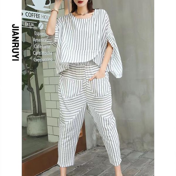 plus size tracksuits large women's 2021 summer striped and two-piece leggings show thin foreign style fashion suit for women 0602, Black
plus size tracksuits large women's 2021 summer striped and two-piece leggings show thin foreign style fashion suit for women 0602, Black