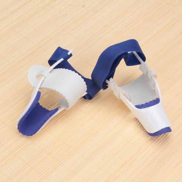 2pcs big toe straightener separator bunion splint foot hallux valgus corrector night splint foot pain relief foot care tool
2pcs big toe straightener separator bunion splint foot hallux valgus corrector night splint foot pain relief foot care tool