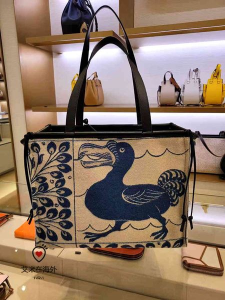 handbag hookloewe / luo yiwei women's dodo tote large capacity one shoulder handbag k rabbitluggage tag
handbag hookloewe / luo yiwei women's dodo tote large capacity one shoulder handbag k rabbitluggage tag