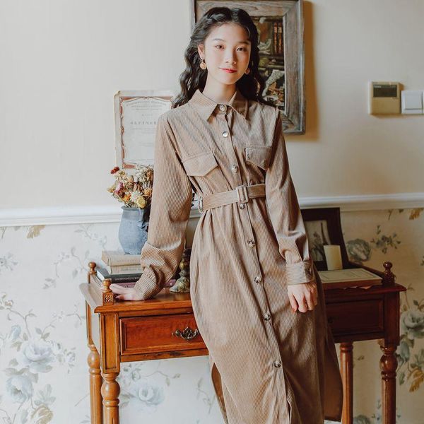 casual dresses 2021 autumn women dress corduroy lapel sashes pockets single-breasted solid elegant high waist db618, Black;gray
casual dresses 2021 autumn women dress corduroy lapel sashes pockets single-breasted solid elegant high waist db618, Black;gray