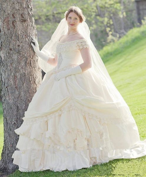 puffy cream taffeta wedding dresses victorian civil war steampunk puffy skirt lace-up vintage appliqued bride dresses vestidos, White
puffy cream taffeta wedding dresses victorian civil war steampunk puffy skirt lace-up vintage appliqued bride dresses vestidos, White