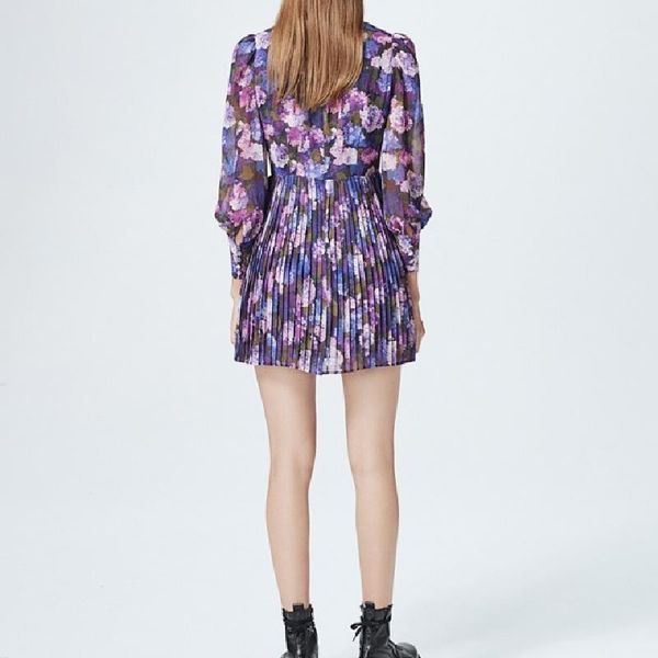 casual dresses 2021 spring summer 100%silk women mini dress vintage floral print female long sleeve pleated stand collar short, Black;gray
casual dresses 2021 spring summer 100%silk women mini dress vintage floral print female long sleeve pleated stand collar short, Black;gray