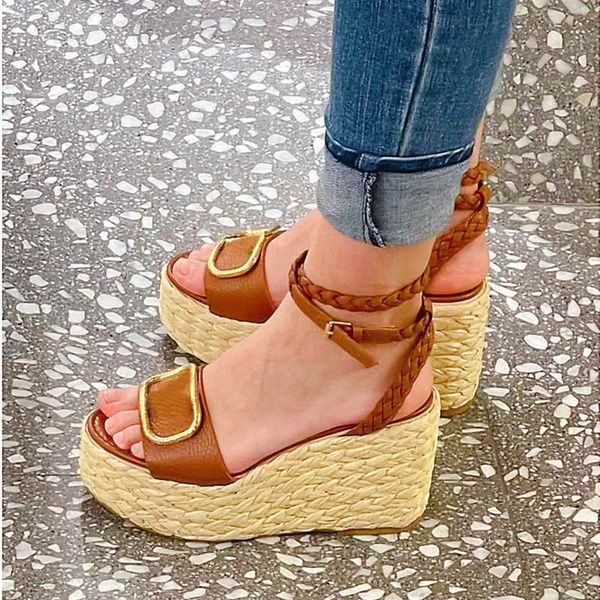 2021 new arrival brand designer style female sandals cowhide genuine leather luxury designer wedge women rivet shoes black brown size 35-41w
2021 new arrival brand designer style female sandals cowhide genuine leather luxury designer wedge women rivet shoes black brown size 35-41w