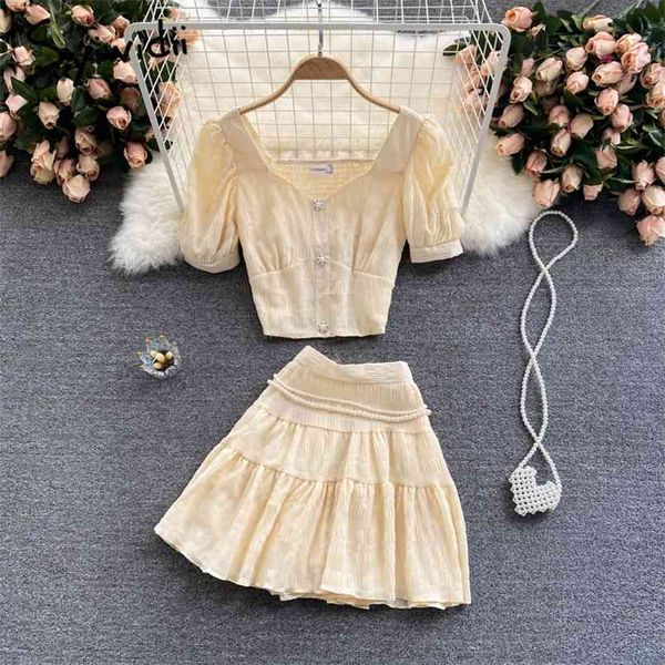 2 piece chiffon skirts sets women summer puff sleeve square collar short shirts and elastic waist mini skirt 210607, White
2 piece chiffon skirts sets women summer puff sleeve square collar short shirts and elastic waist mini skirt 210607, White