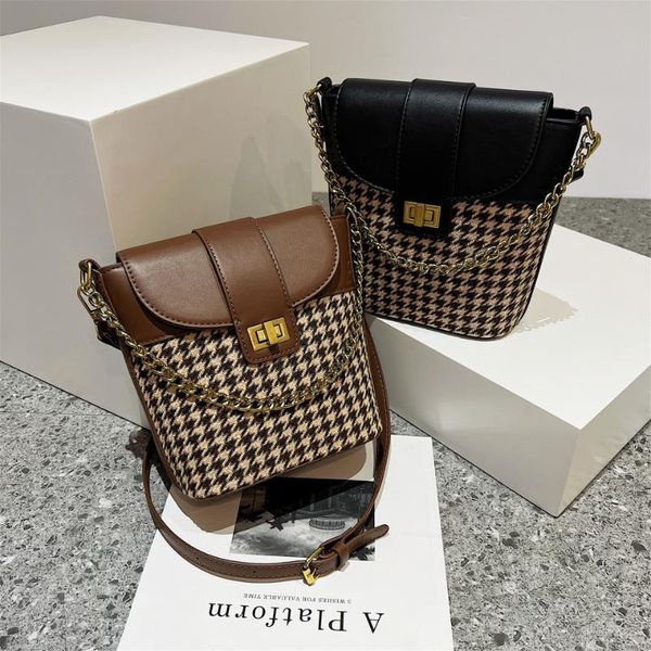 evening bags autumn and winter retro charm luxury women's handbag thousand bird pattern fashion leisure single shoulder bag messenger
evening bags autumn and winter retro charm luxury women's handbag thousand bird pattern fashion leisure single shoulder bag messenger