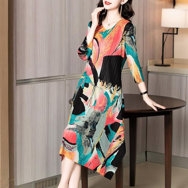 casual dresses pleated dress women's 2021 spring european and american fashion loose print, Black;gray
casual dresses pleated dress women's 2021 spring european and american fashion loose print, Black;gray