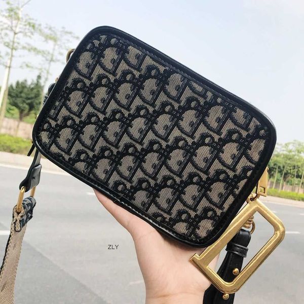 2021 tiktok, the same small square bag leisure commuter slanting bag chest bag zly bags
2021 tiktok, the same small square bag leisure commuter slanting bag chest bag zly bags