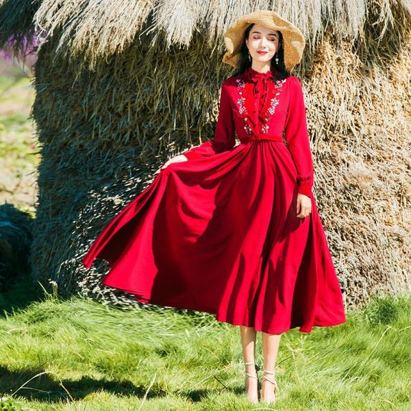 casual dresses 2021 autumn women dress elegant swing hem long sleeve vintage retro embroiderytunic vestidos, Black;gray
casual dresses 2021 autumn women dress elegant swing hem long sleeve vintage retro embroiderytunic vestidos, Black;gray