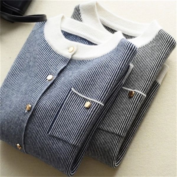 2021 new thick warm korea striped cashmere cardigan autumn winter sweater women knitted mandarin collar pull femme jacket coat ovyp, White;black
2021 new thick warm korea striped cashmere cardigan autumn winter sweater women knitted mandarin collar pull femme jacket coat ovyp, White;black