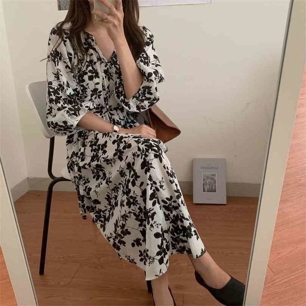summer femme ol a-line printed florals sweet long dresses retro v-neck streetwear vintage all match vestidos 210525, Black;gray
summer femme ol a-line printed florals sweet long dresses retro v-neck streetwear vintage all match vestidos 210525, Black;gray