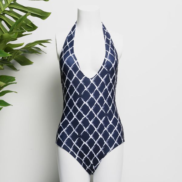 triangle one piece 2019 new women's open back three dimensional integrated swimsuit lattice slim fit, Black;green
triangle one piece 2019 new women's open back three dimensional integrated swimsuit lattice slim fit, Black;green