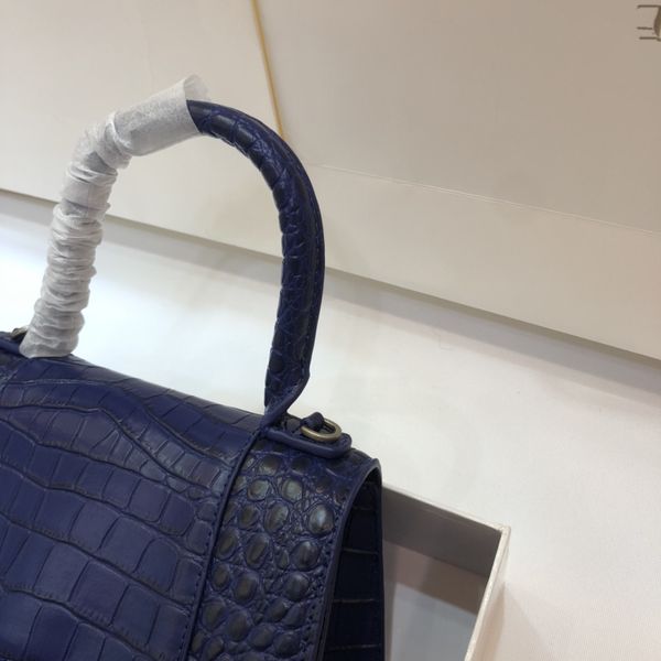 design hand luxury real cowhide hourglass famous fashion shoulder with box and dust bag
design hand luxury real cowhide hourglass famous fashion shoulder with box and dust bag