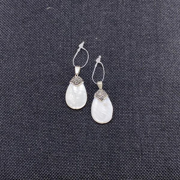 charms exquisite natural freshwater shell pendant drop-shaped mother-of-pearl fashion diy necklace earrings accessories supplies, Bronze;silver
charms exquisite natural freshwater shell pendant drop-shaped mother-of-pearl fashion diy necklace earrings accessories supplies, Bronze;silver