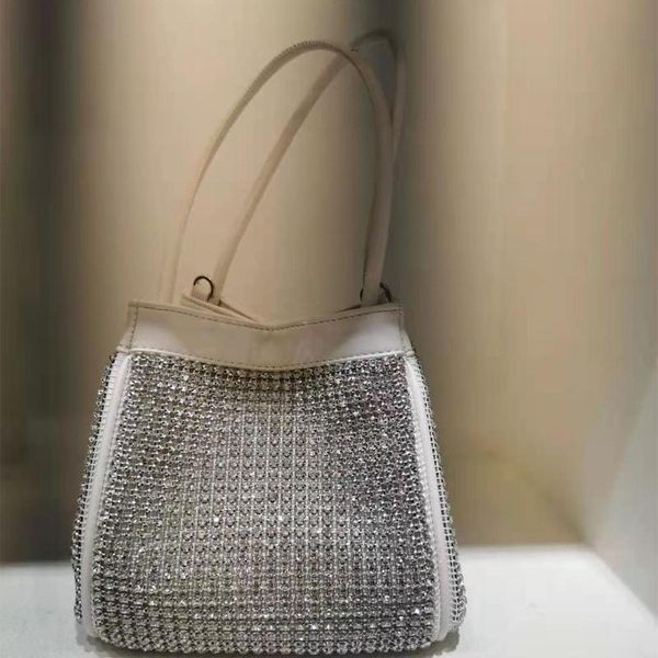 evening bags layer cowhide fashion full brick high-end bucket bag high-quality leather ladies single shoulder
evening bags layer cowhide fashion full brick high-end bucket bag high-quality leather ladies single shoulder