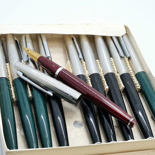 new old stock rare vintagewing sung 239 fountain pen fine nib iridium chinese characteristic writing stationery collection 1980s
new old stock rare vintagewing sung 239 fountain pen fine nib iridium chinese characteristic writing stationery collection 1980s