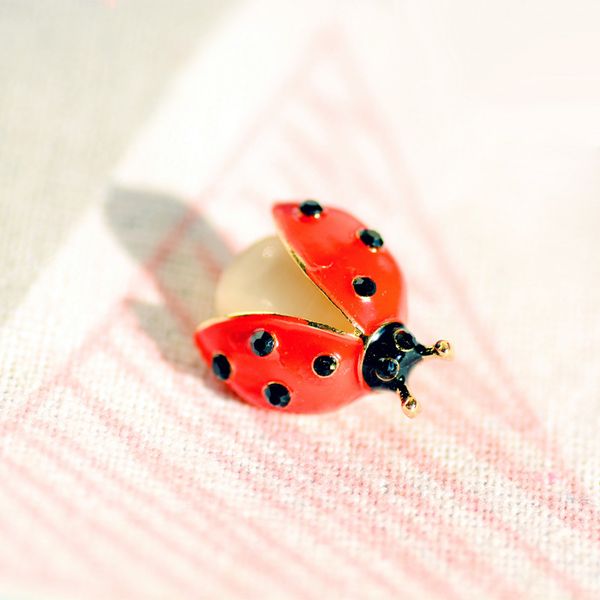 factory wholesale creative mini insect brooch seven star ladybug anti light accessories brooch lovely versatile clothes buckle collar pin he
factory wholesale creative mini insect brooch seven star ladybug anti light accessories brooch lovely versatile clothes buckle collar pin he