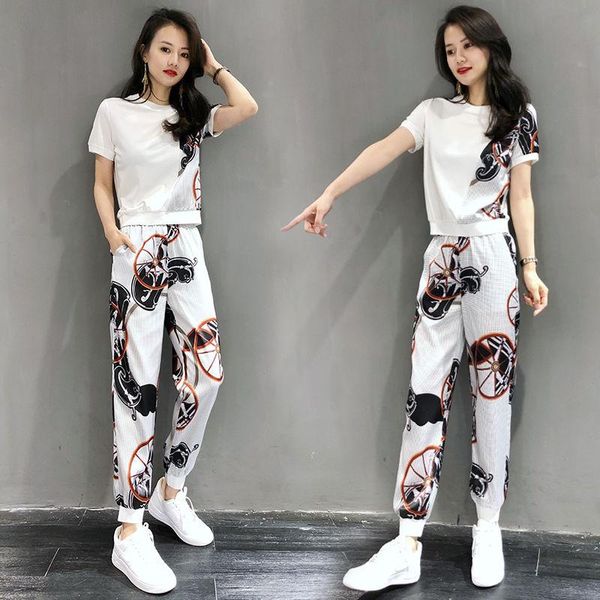 short sleeve sports suit women's summer 2021 new fashion foreign style leisure slim two-piece set, White
short sleeve sports suit women's summer 2021 new fashion foreign style leisure slim two-piece set, White